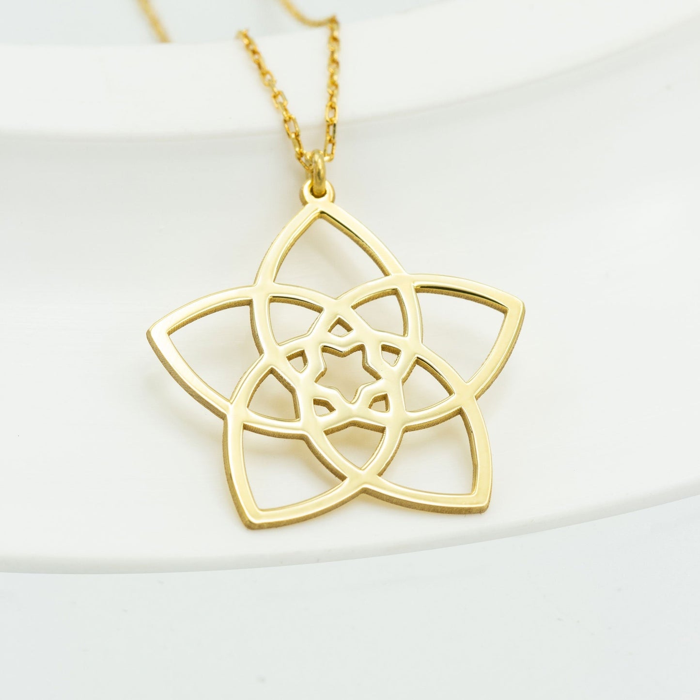 925 Sterling Silver Venus Flower Necklace