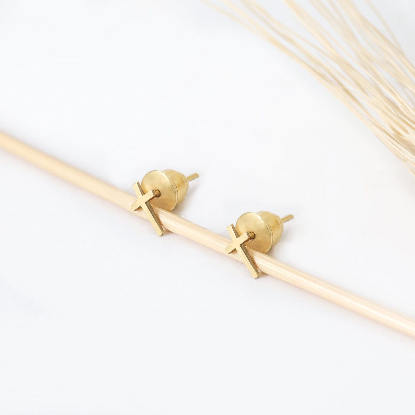 925 Sterling Silver Elegant Cross Stud Earrings