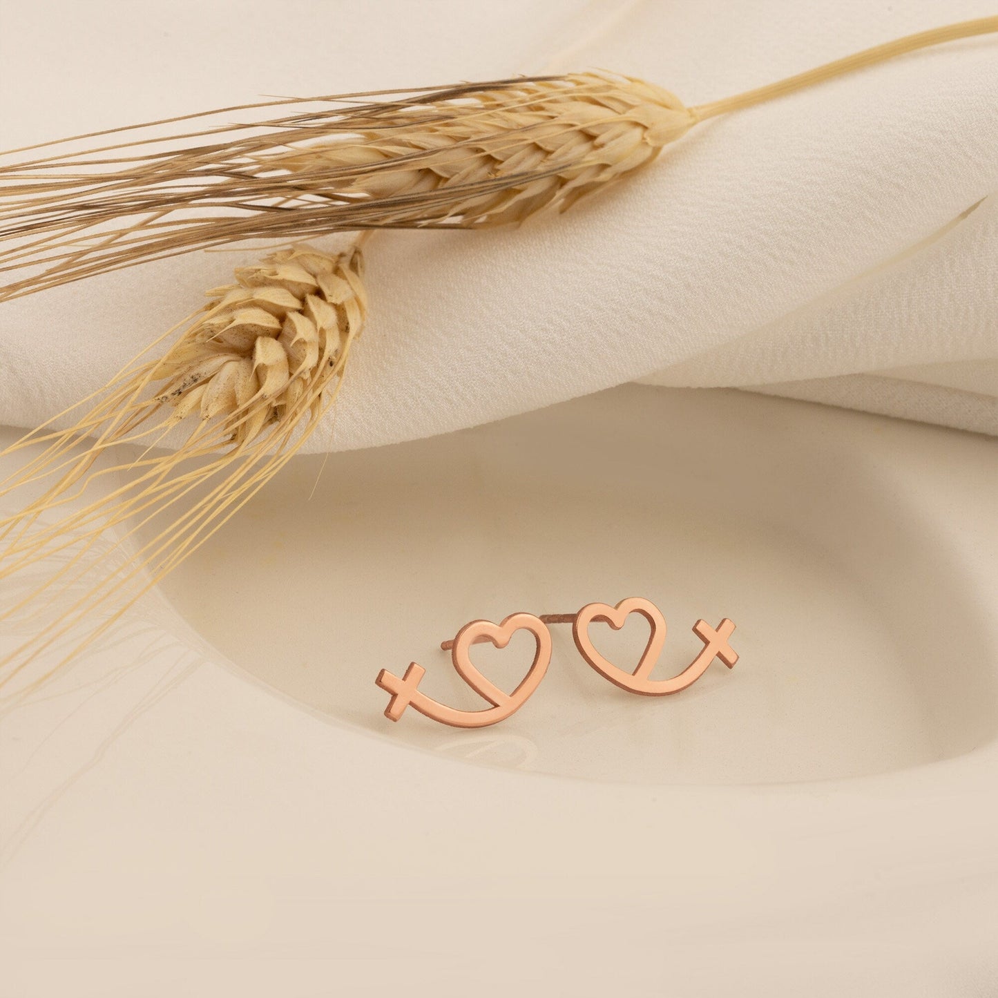 925 Sterling Silver Sycamore Heart Earrings