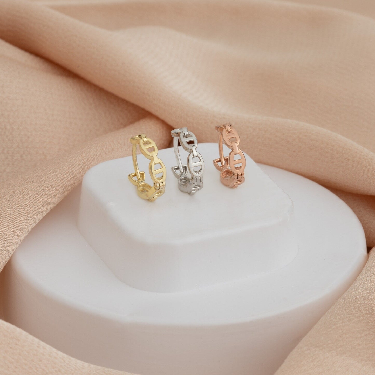 925 Sterling Silver Border Chain Huggie