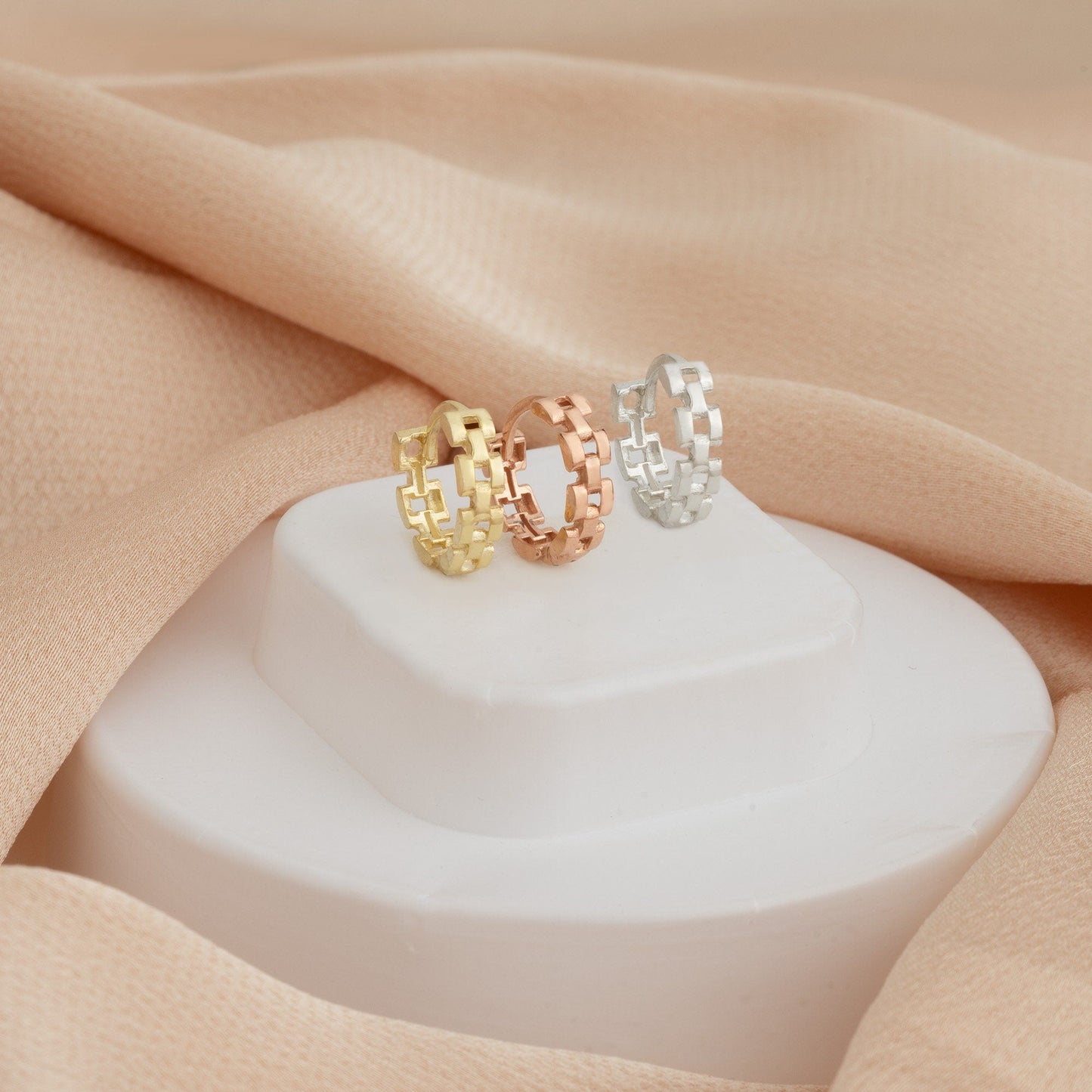 925 Sterling Silver Border Chain Huggie Earrings