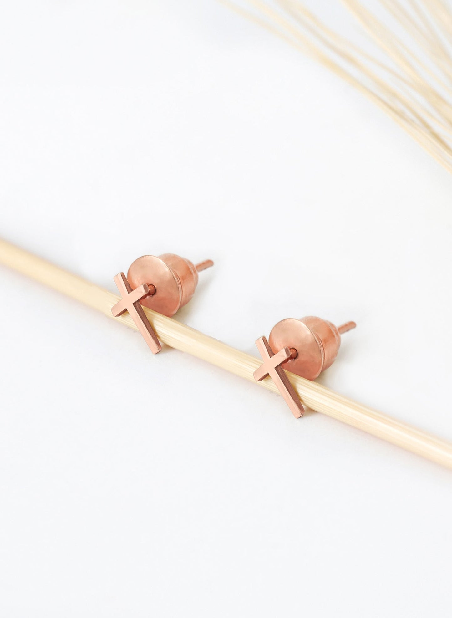 925 Sterling Silver Elegant Cross Stud Earrings