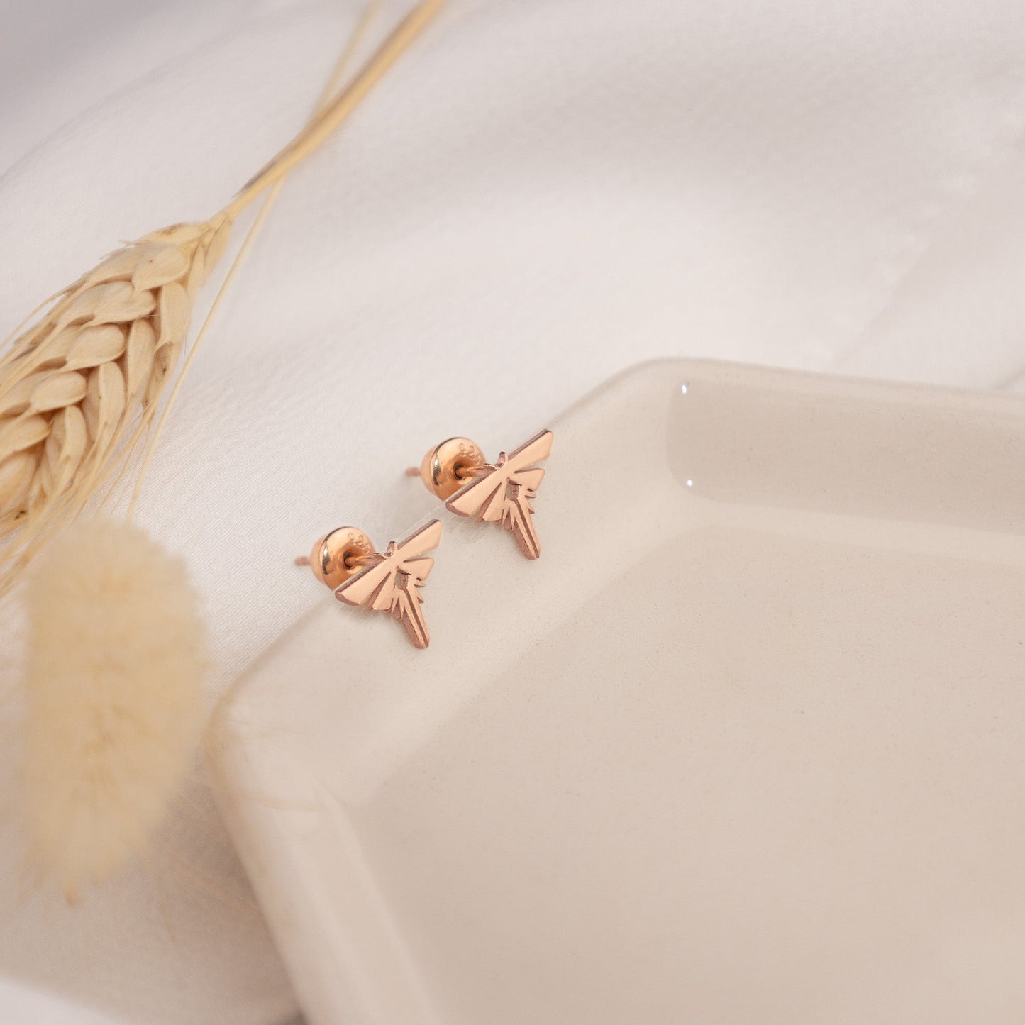 14 Ayar Som Altın Ateşböceği Çivili Küpe