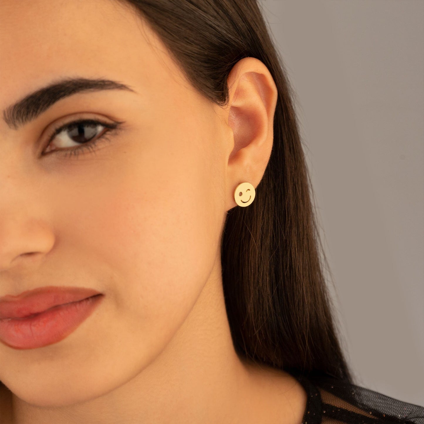 925 Sterling Silver Wink Emoji Earrings