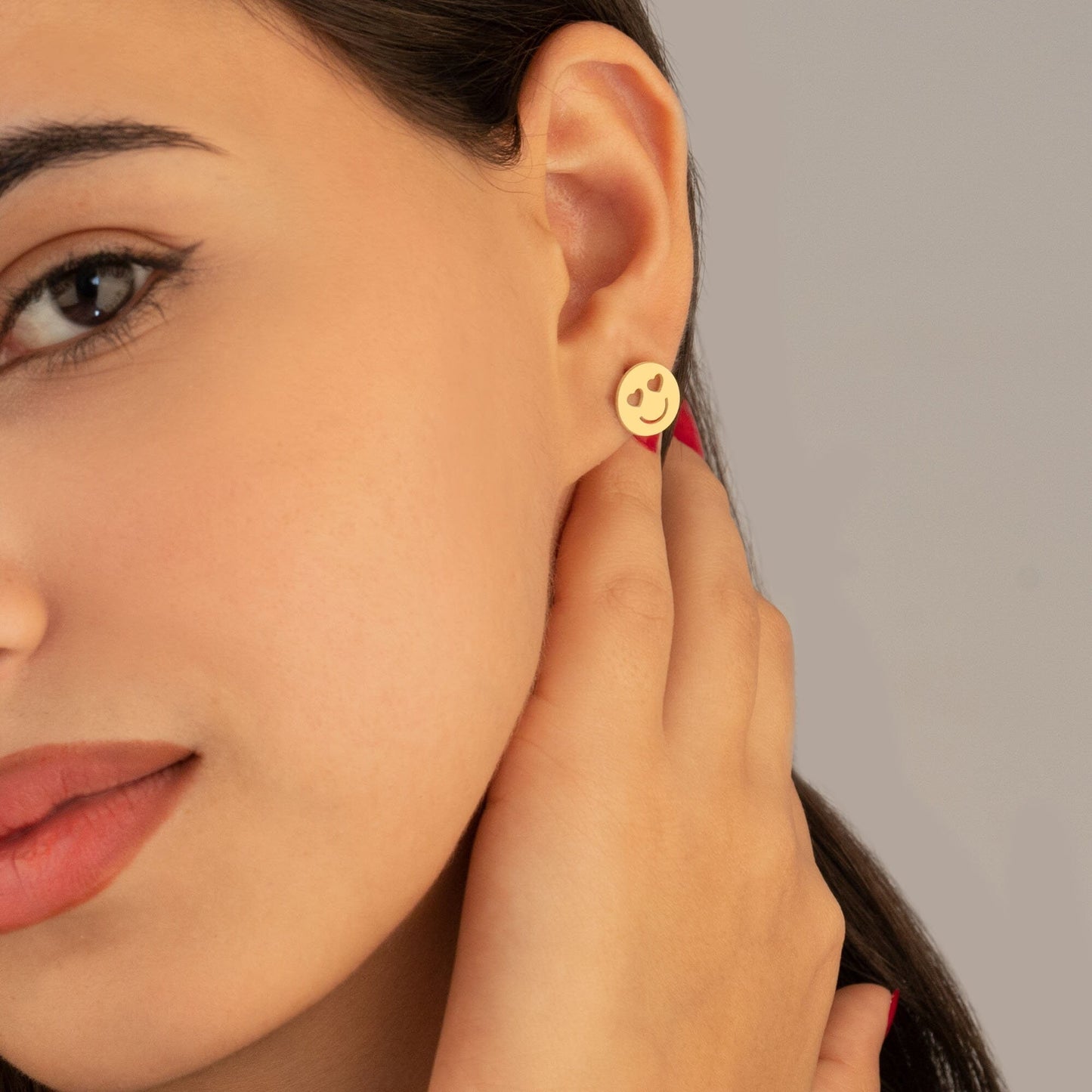925 Sterling Silver Heart-Eyed Emoji Earrings