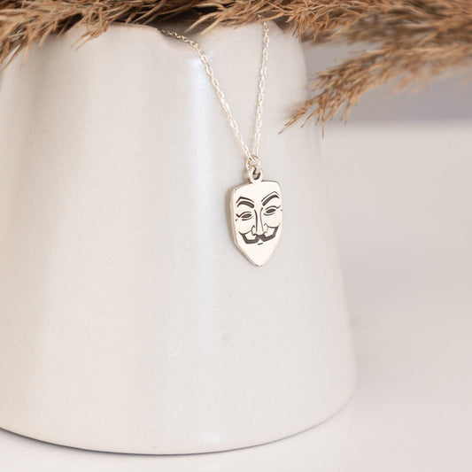925 Sterling Silver Vendetta Necklace