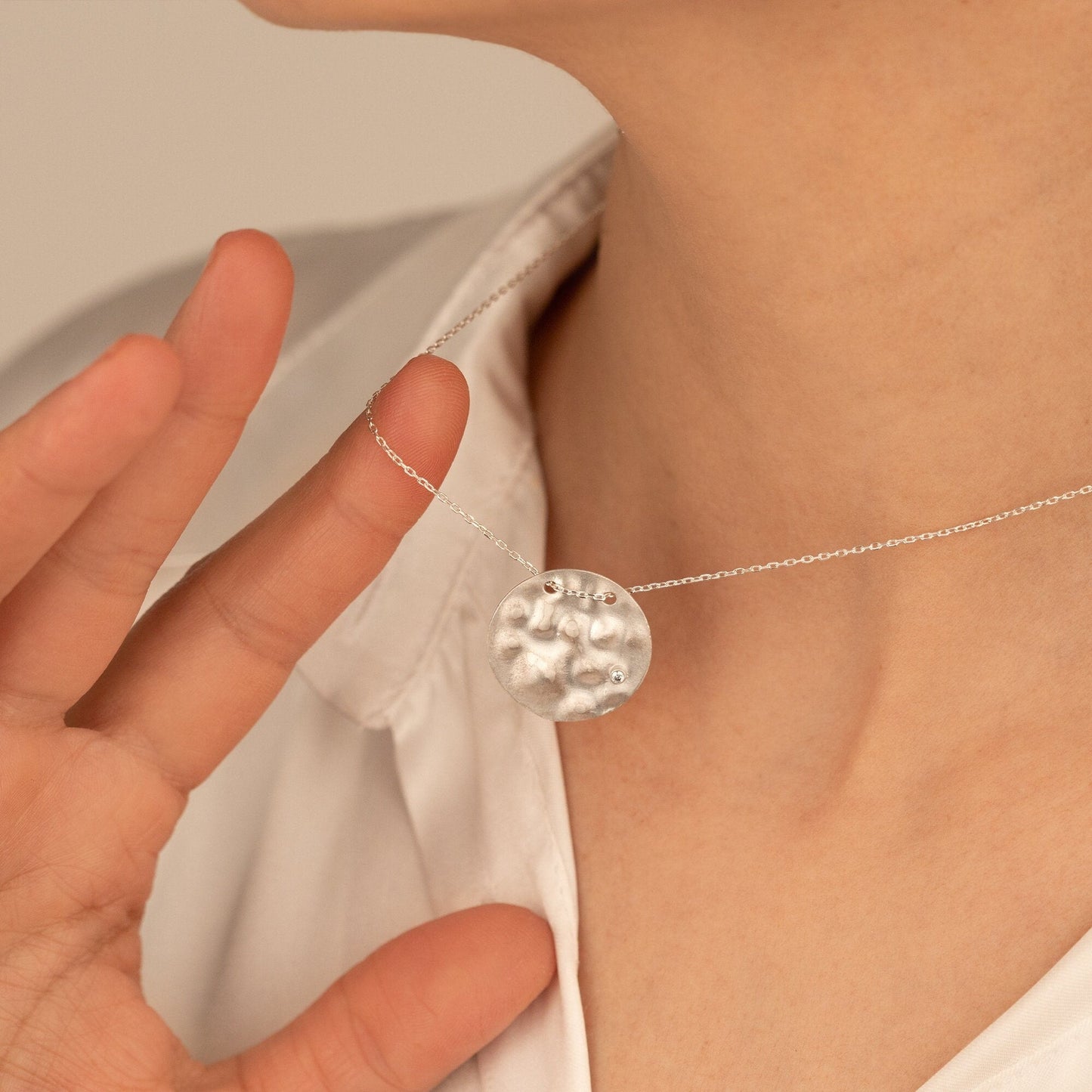 925 Sterling Silver Hammered Disc Necklace